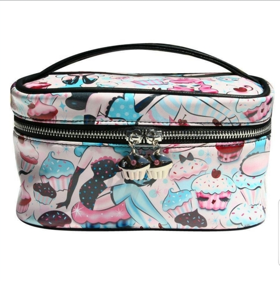 fluff makeup bag